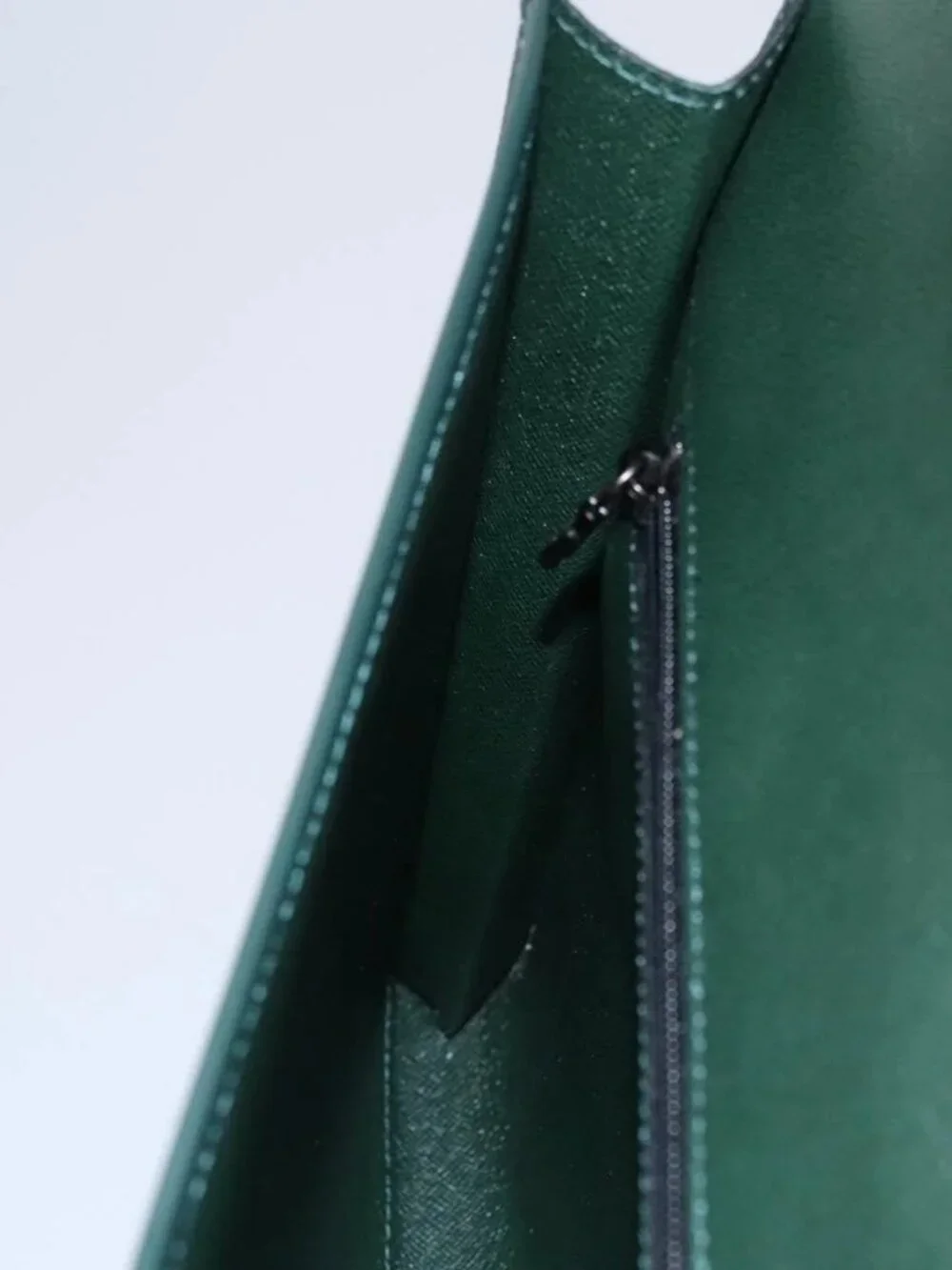 LOUIS VUITTON Taiga Leather Volga Briefcase Epicea M30204 LV Auth BA235 - Picture 10 of 16